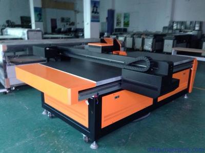 东莞欧松板彩印机生产厂家 技术解析与市场服务——以深圳市越达彩印科技为例